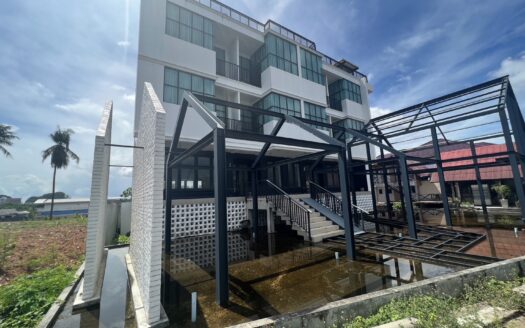 Hotel 🏢 for sell.